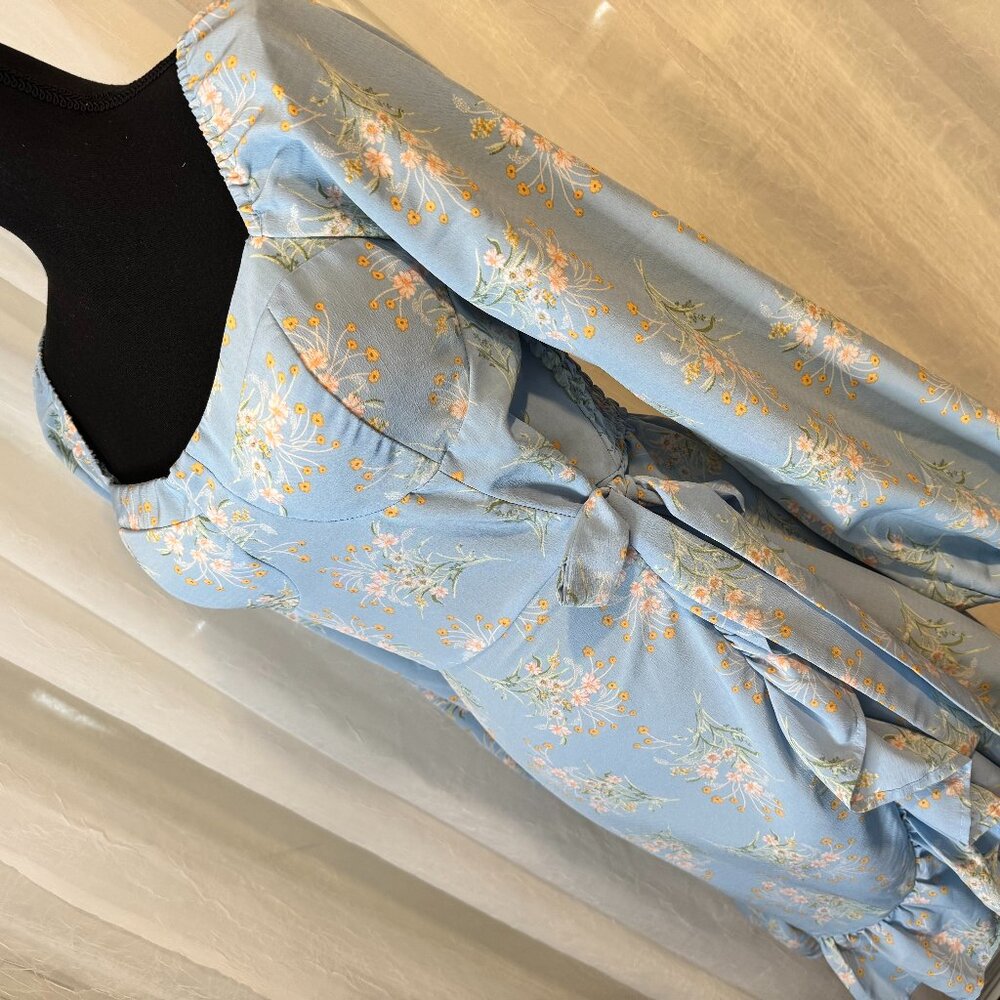Beautiful Baby Blue Floral Dress - Picture 3 of 6